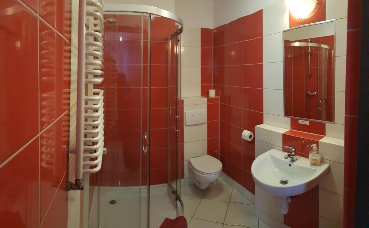 Hotelik Kameleon Pokoje Goscinne Jawor Luaran gambar