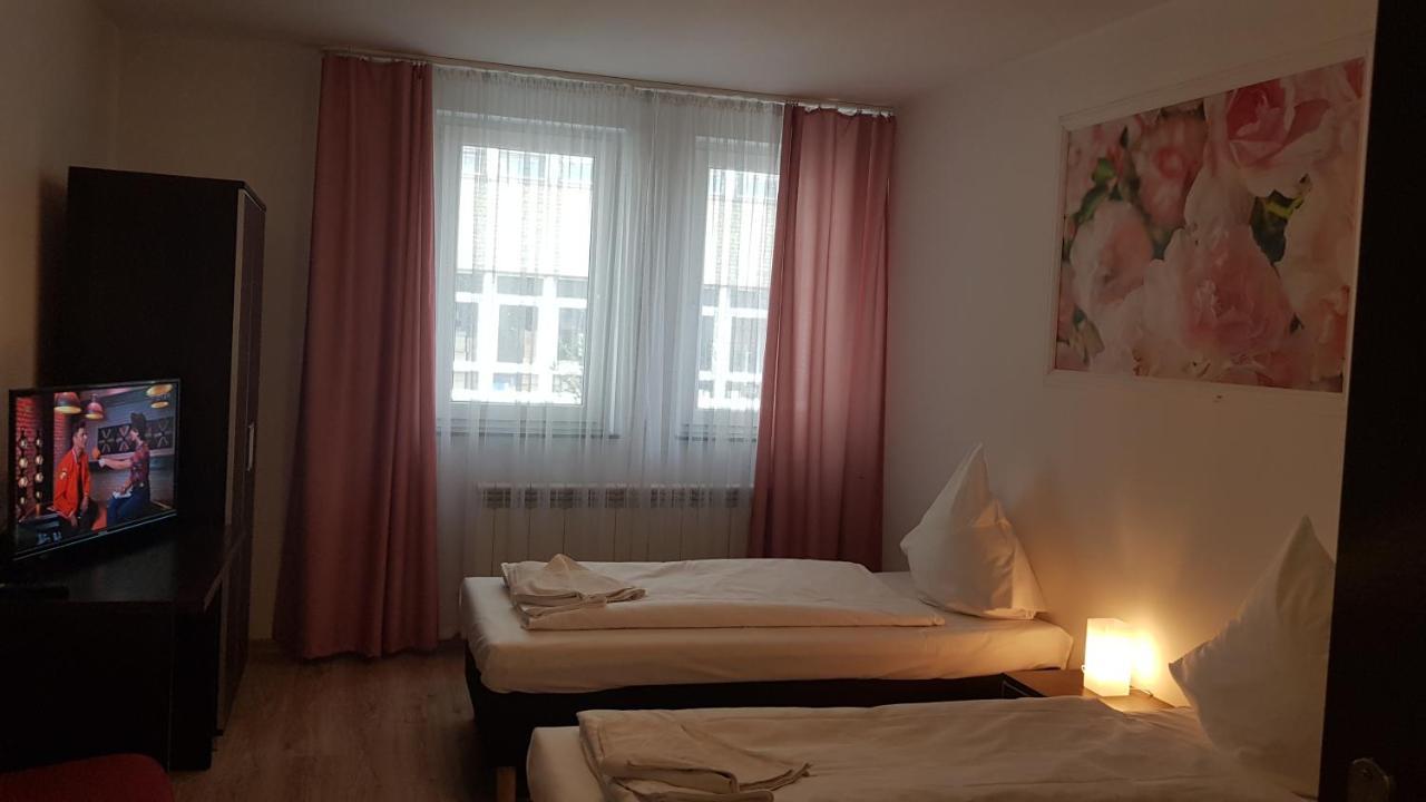 Hotelik Kameleon Pokoje Goscinne Jawor Luaran gambar